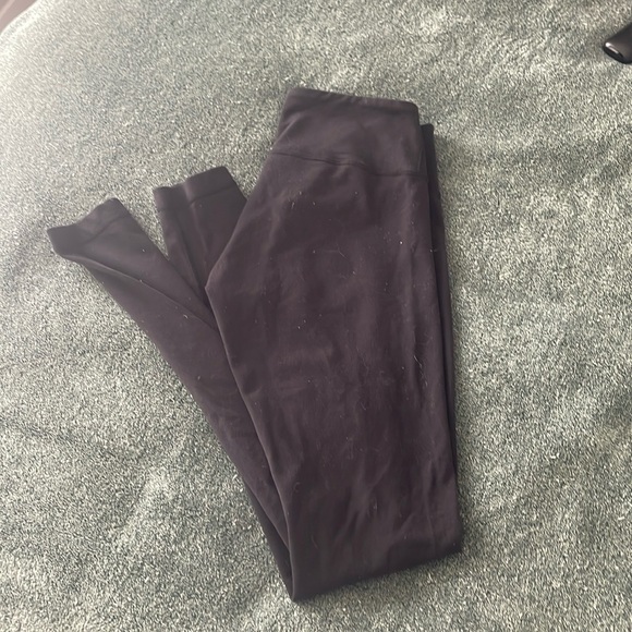 Black Lululemon wunder under - Picture 1 of 3